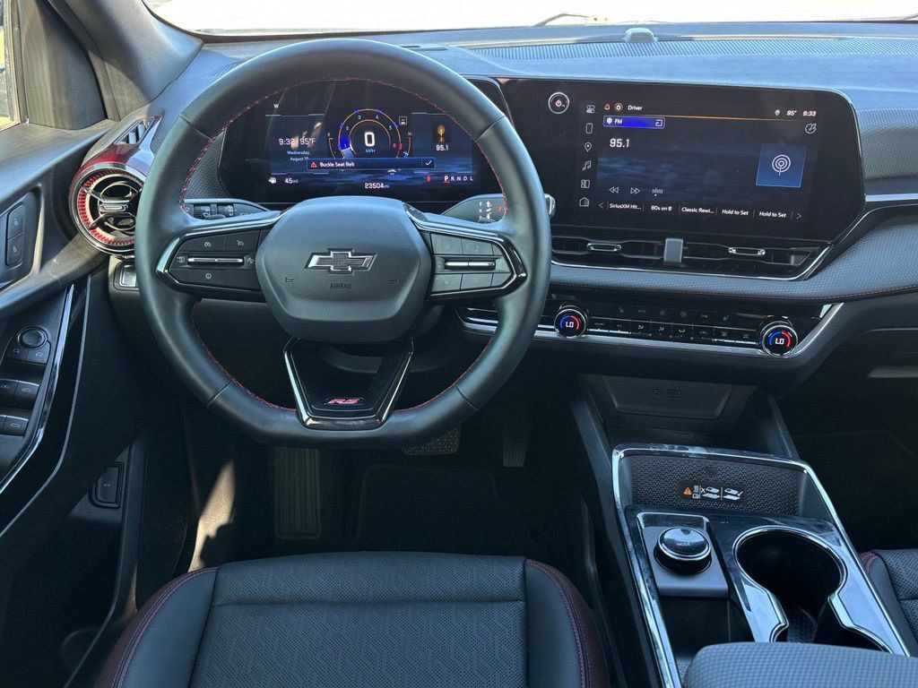Used 2026 Chevrolet Equinox RS FWD image 11