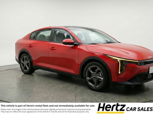 Used 2025 Kia K4 LXS image 1