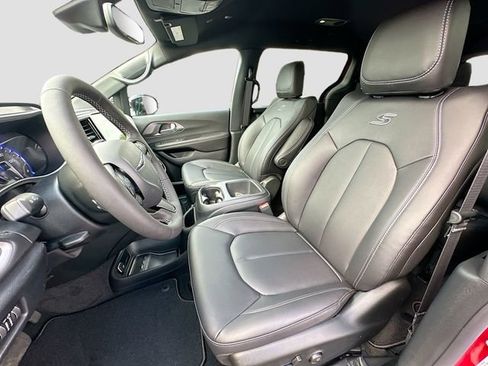 New 2026 Chrysler Pacifica Select w/ S Appearance Package image 14