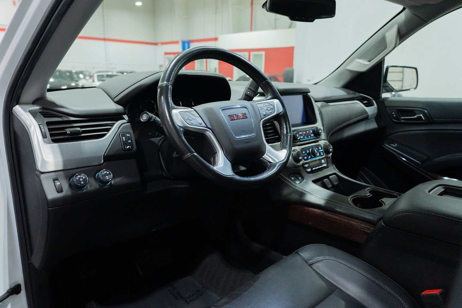 Used 2020 GMC Yukon SLT AWD/4WD image 14
