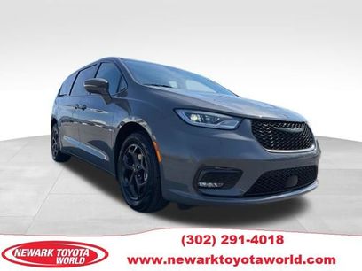 Used 2022 Chrysler Pacifica Touring-L w/ S Appearance Package