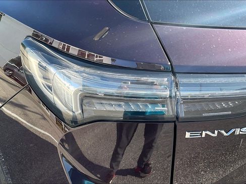 Used 2022 Buick Envision Avenir w/ Premium Seat Package FWD image 27