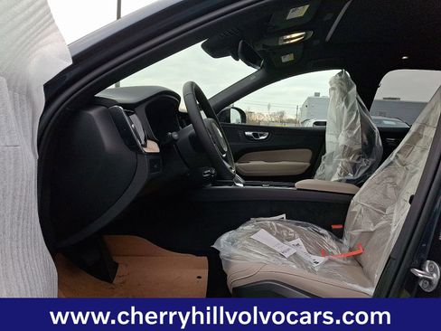 New 2026 Volvo XC60 B5 Plus w/ Protection Package Premier image 7