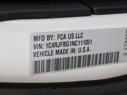 Used 2022 Jeep Grand Cherokee Limited image 23