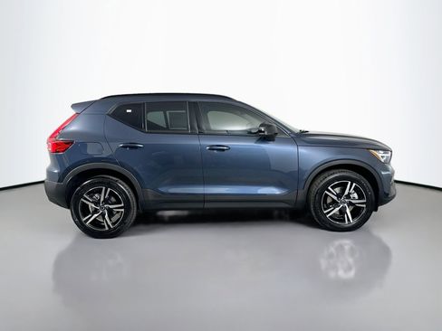 New 2026 Volvo XC40 B5 Core AWD/4WD image 5