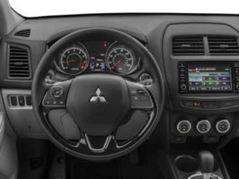 Used 2017 Mitsubishi Outlander Sport LE AWD/4WD image 2