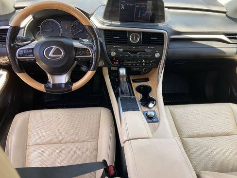 Used 2021 Lexus RX 350L Premium w/ Premium Package AWD/4WD image 17