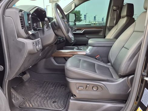 Used 2025 Chevrolet Silverado 2500 LT w/ Leather Package AWD/4WD image 24