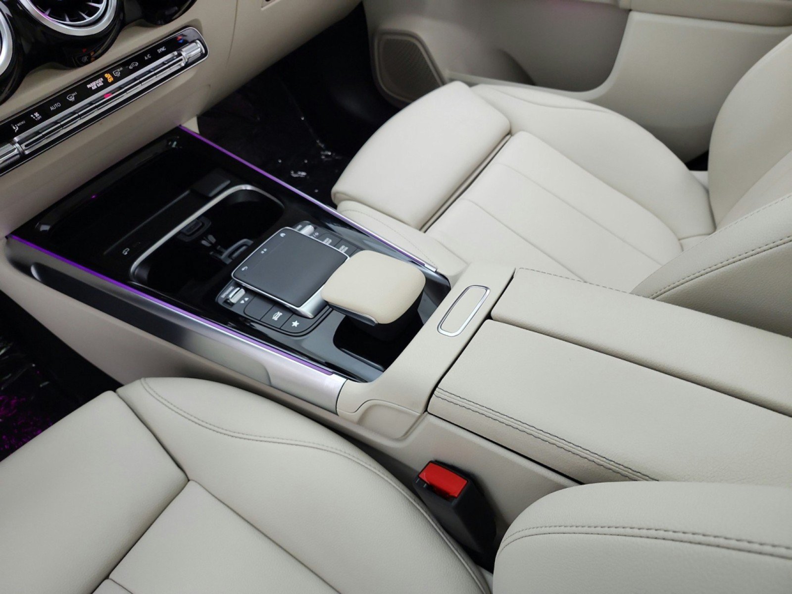 Used 2023 Mercedes-Benz GLB 250 image 11