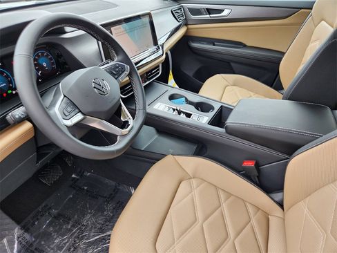 New 2025 Volkswagen Atlas Cross Sport SE image 6