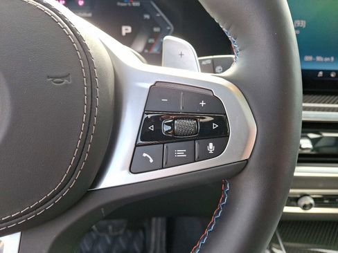 Used 2025 BMW X7 M60i image 23