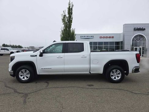Used 2023 GMC Sierra 1500 SLE image 2