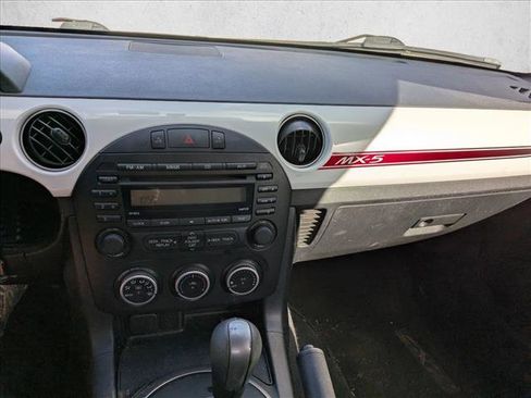 Used 2013 MAZDA MX-5 Miata Club image 11