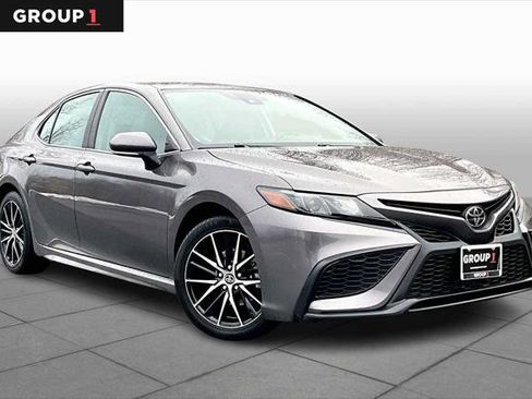 Certified 2024 Toyota Camry SE image 2