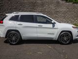 Used 2018 Jeep Cherokee Overland image 3
