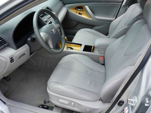 Used 2007 Toyota Camry XLE FWD image 13