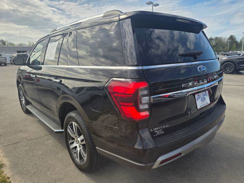 Used 2023 Ford Expedition Limited image 3