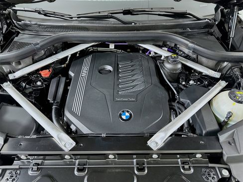 Used 2022 BMW X5 xDrive40i w/ M Sport Package image 32