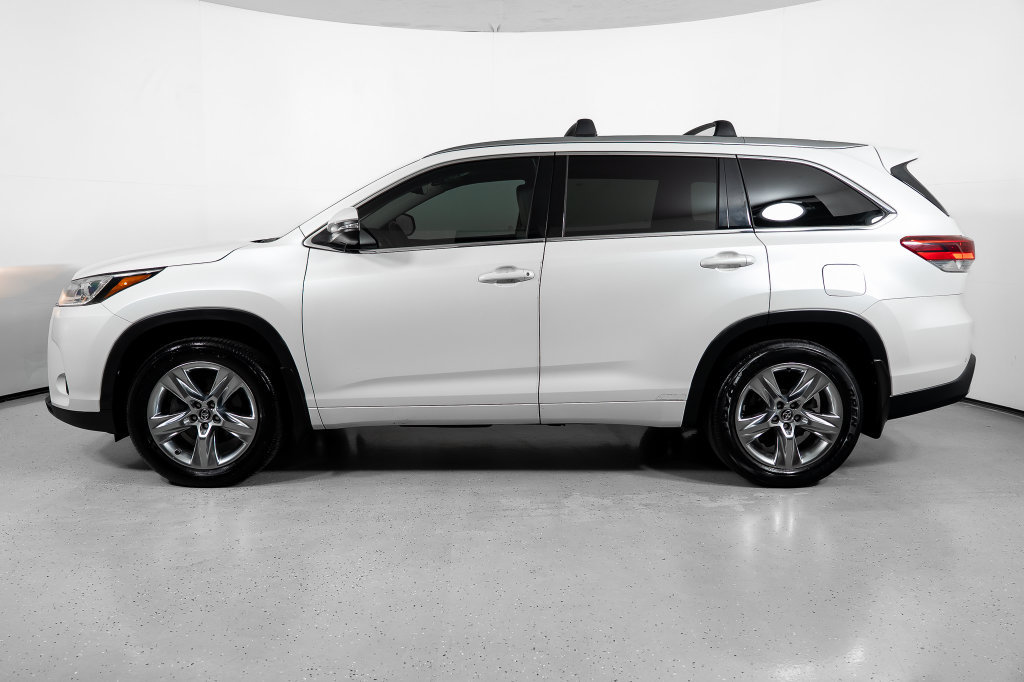 Used 2018 Toyota Highlander Limited AWD/4WD image 11