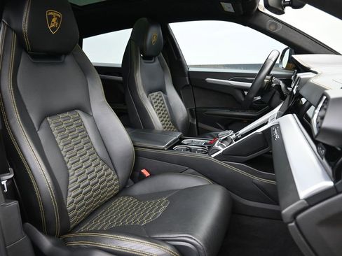 Used 2019 Lamborghini Urus image 28