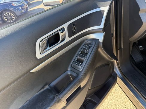 Used 2013 Ford Explorer XLT image 14