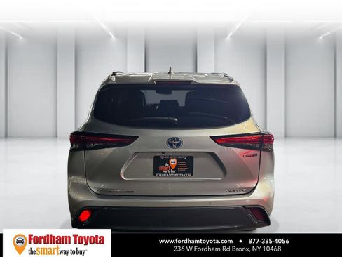 Used 2021 Toyota Highlander Limited AWD/4WD image 6