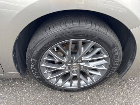 Used 2018 Lexus ES 350 w/ Navigation System Package image 9