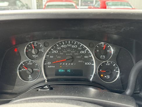 Used 2021 GMC Savana 3500 Extended w/ Power Convenience Package RWD image 26