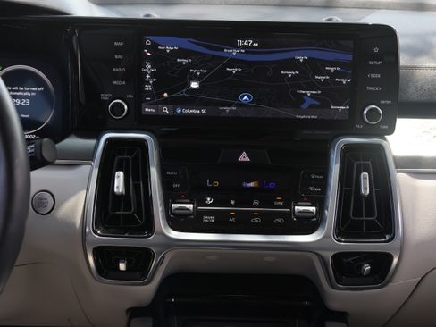 Used 2023 Kia Sorento SX Prestige w/ Panoramic Sunroof Package AWD/4WD image 6