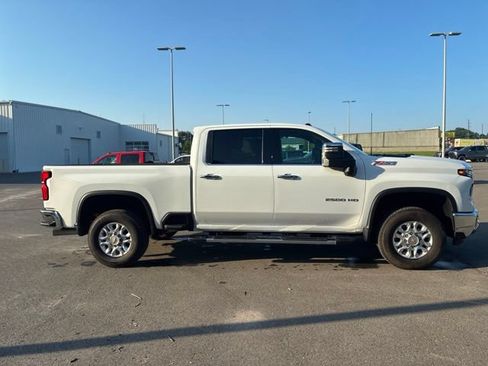Used 2026 Chevrolet Silverado 2500 LTZ w/ LTZ Convenience Package AWD/4WD image 7