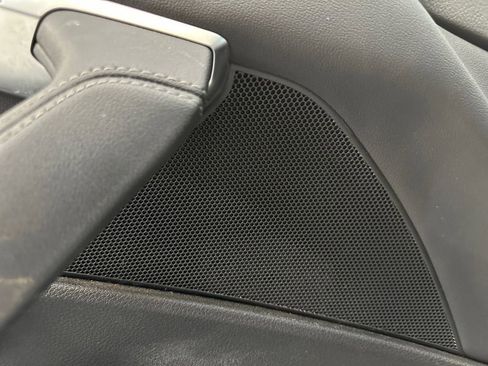 Used 2021 Audi e-tron Premium w/ Convenience Plus Package image 14