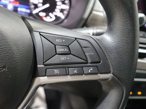 Used 2025 Nissan Altima 2.5 SV FWD image 34