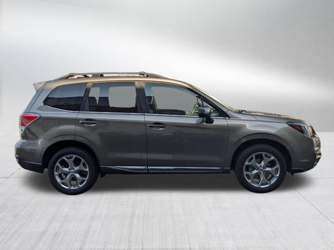 Used 2017 Subaru Forester 2.5i Touring AWD/4WD image 6