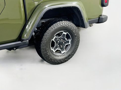 Used 2023 Jeep Gladiator Mojave AWD/4WD image 29