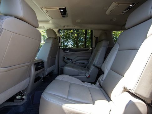 Used 2020 GMC Yukon XL SLT w/ Graphite Performance Edition image 28