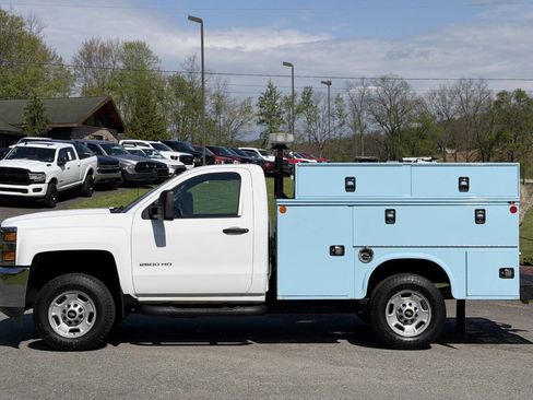 Used 2016 Chevrolet Silverado 2500 W/T AWD/4WD image 3