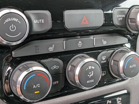 Used 2023 RAM 1500 Big Horn AWD/4WD image 33