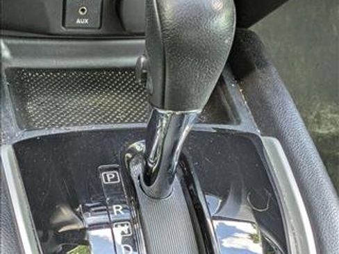 Used 2016 Nissan Rogue SL w/ SL Premium Package image 13