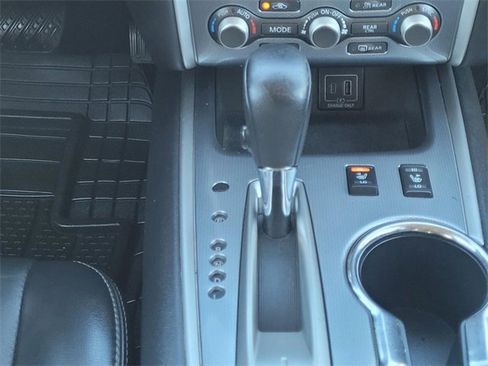 Used 2019 Nissan Pathfinder SL image 24