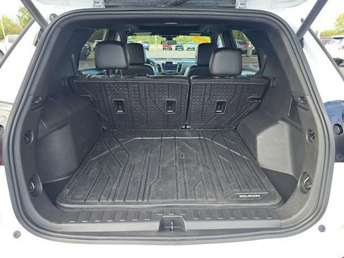 Used 2022 Chevrolet Equinox RS w/ RS Leather Package image 11
