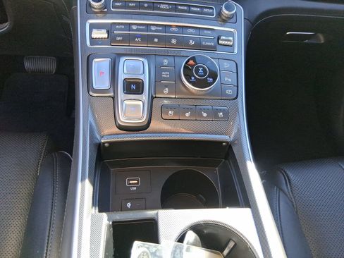 Used 2022 Hyundai Santa Fe Limited AWD/4WD image 24