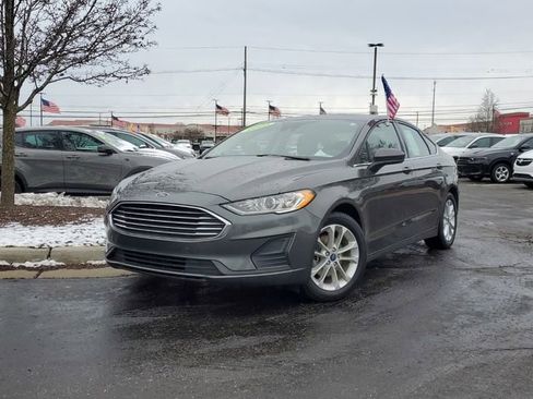 Used 2020 Ford Fusion SE image 31