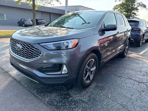 Used 2023 Ford Edge SEL w/ Convenience Package AWD/4WD image 2