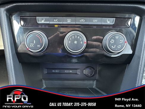 Used 2023 Volkswagen Taos SE w/ Black Wheel Package AWD/4WD image 22