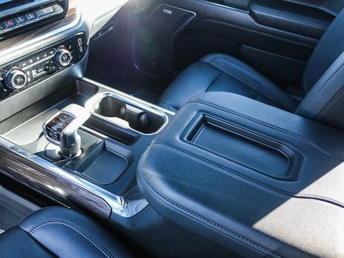 Used 2022 Chevrolet Silverado 1500 LT Trail Boss w/ Convenience Package II image 21