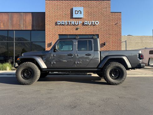 Used 2023 Jeep Gladiator Sport AWD/4WD image 20