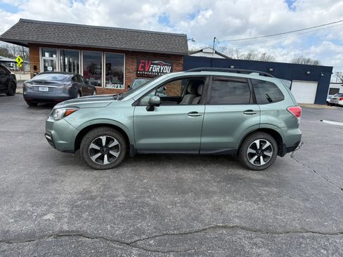 Used 2017 Subaru Forester 2.5i Premium image 4