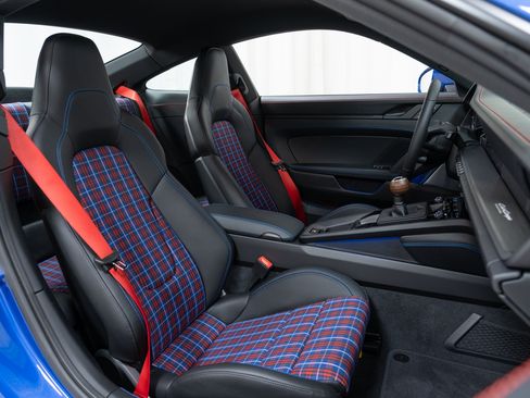 Used 2026 Porsche 911 Carrera T RWD image 38