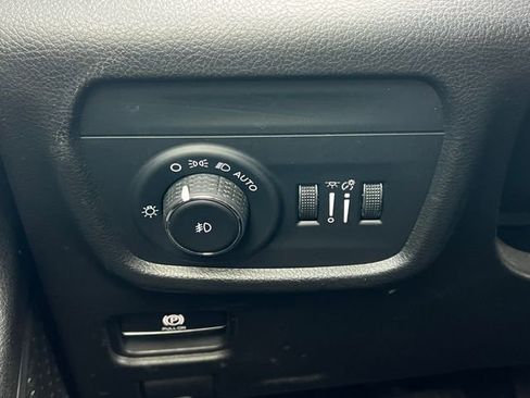 Used 2023 Jeep Grand Cherokee L Limited AWD/4WD image 21