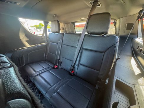 Used 2024 Chevrolet Suburban Z71 w/ Luxury Package AWD/4WD image 26